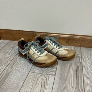 Pony Dash All Terrain Running Shoes Women Size 8 Athletic Shoes Great Condition